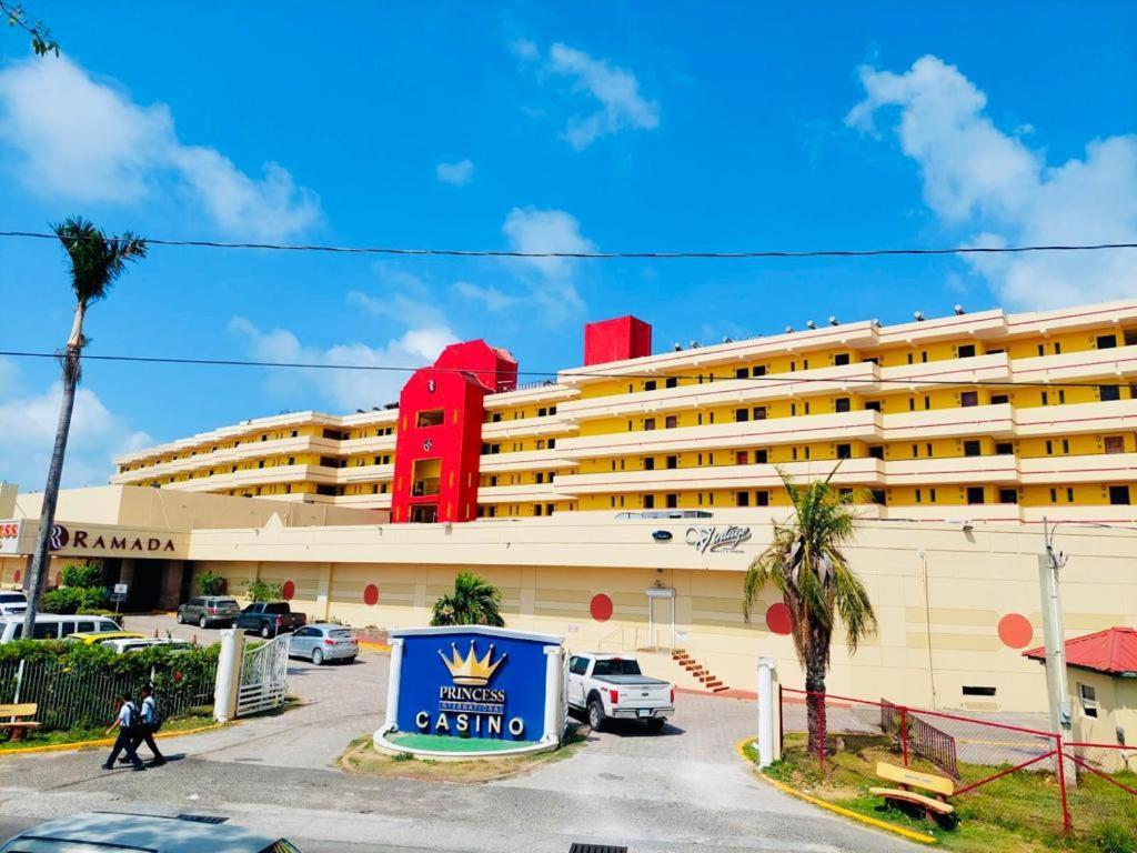 Ramada By Wyndham Princess Belize City Hotel Luaran gambar