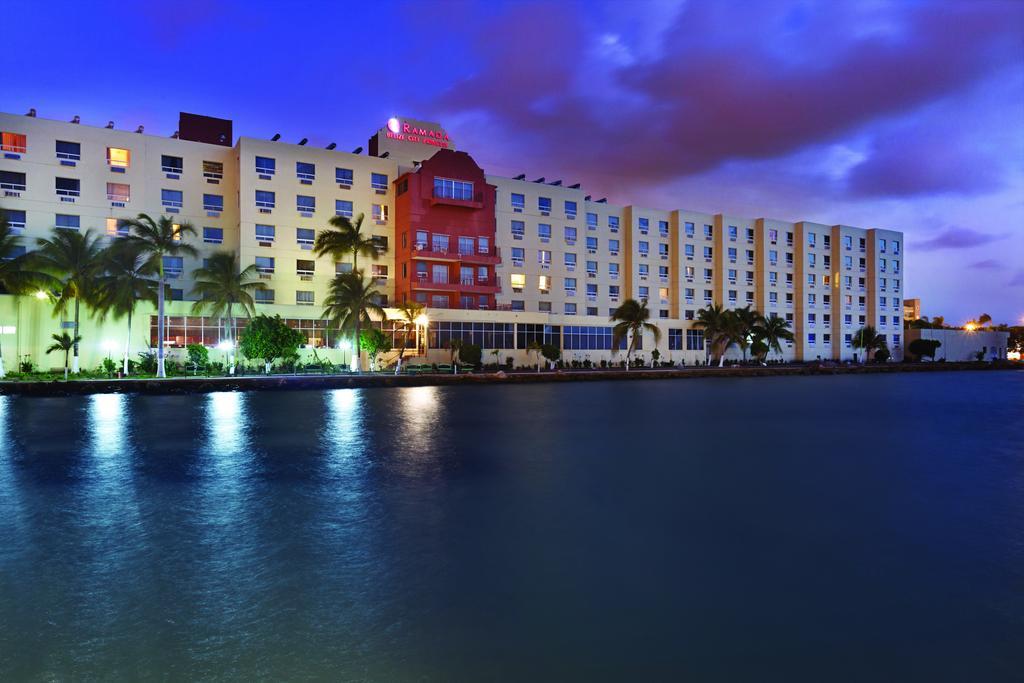 Ramada By Wyndham Princess Belize City Hotel Luaran gambar