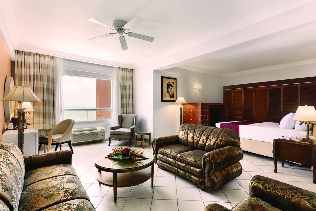 Ramada By Wyndham Princess Belize City Hotel Luaran gambar